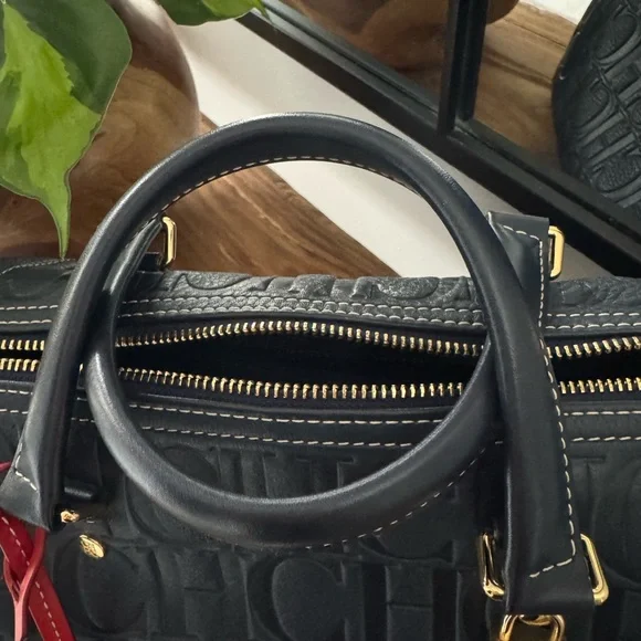 CAROLINA HERRERA / Andy 7 Locked/medium handbag NWOT (authentic) - Picture 3 of 13